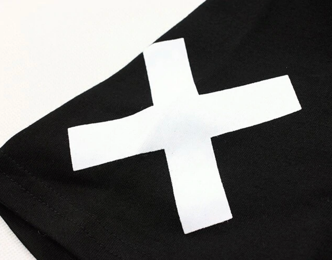 Urban cross black short sleeve t-shirt