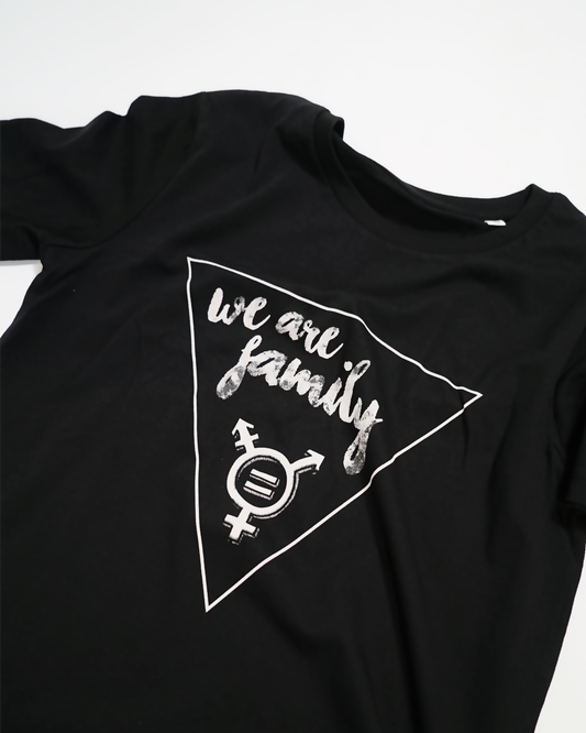 „Wir sind Familie“ Kurzarm-T-Shirt