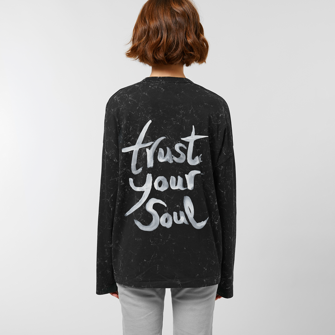 Camiseta Oversize "Trust your soul"