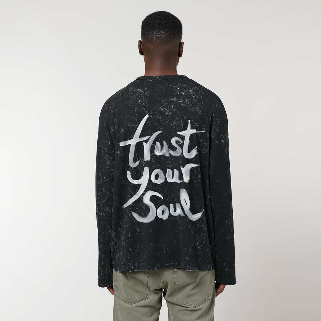 Camiseta Oversize "Trust your soul"